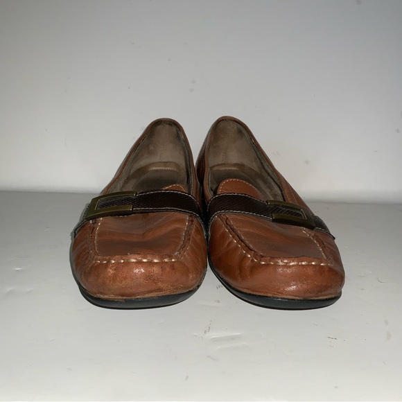 Naturalizer Camel Brown Slip-On Loafers Brass Accent at Vamp Flats - Picture 3 of 7